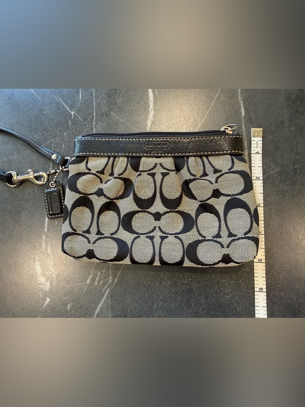 Vintage Coach Signature Pleated Wristlet Soho Jacquard Black and Gray - Picture 2 of 4